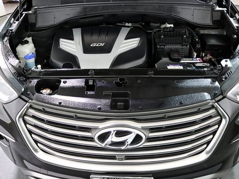 Used 2017 Hyundai Santa Fe SE Ultimate w/ Cargo Package image 38