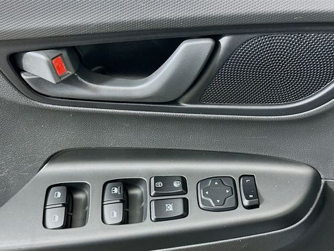 Used 2021 Hyundai Kona SE AWD/4WD image 15