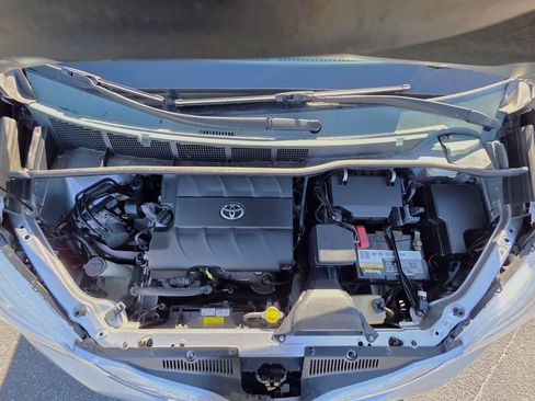 Used 2015 Toyota Sienna LE image 22