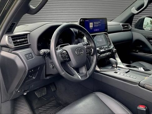 Used 2025 Lexus LX 700h Overtrail AWD/4WD image 17