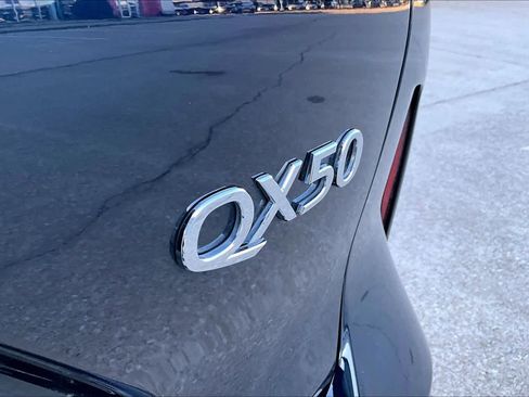 Used 2023 INFINITI QX50 Luxe image 9