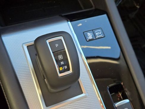 New 2025 Mitsubishi Outlander SEL image 28