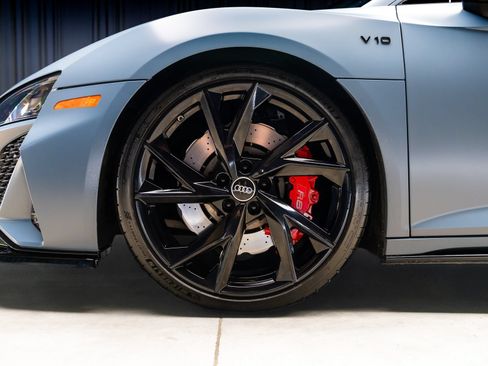 Used 2022 Audi R8 V10 w/ Premium Package RWD image 3