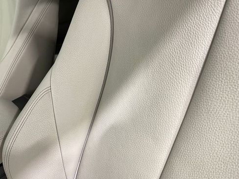 Used 2016 BMW M235i Convertible image 16