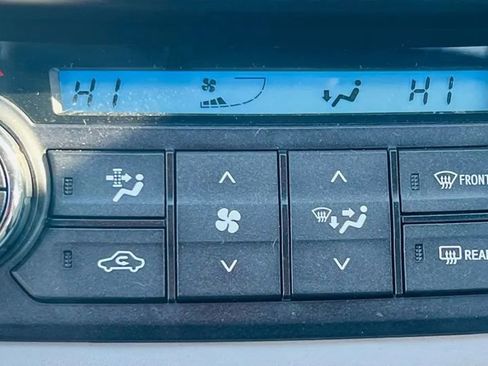 Used 2016 Toyota RAV4 XLE image 16