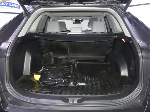 Used 2019 Toyota RAV4 XLE Premium image 9