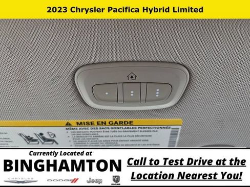 Used 2023 Chrysler Pacifica Limited FWD image 16