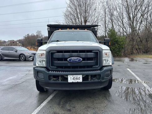 Used 2015 Ford F550 2WD Regular Cab Super Duty image 8