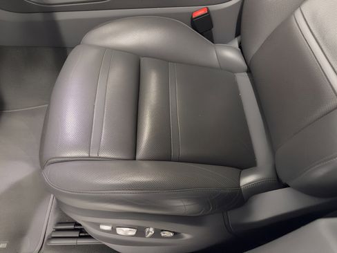 Used 2019 Porsche Cayenne AWD/4WD image 16