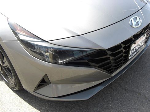 Used 2021 Hyundai Elantra SEL image 18
