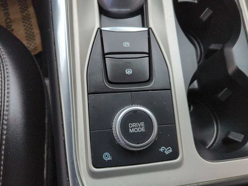 Used 2022 Ford Explorer XLT w/ Equipment Group 202A AWD/4WD image 20