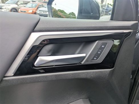 New 2025 Mitsubishi Outlander SEL image 13