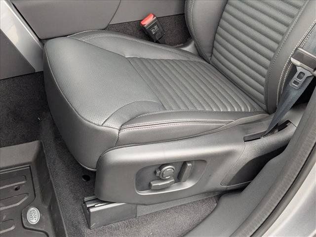 Used 2025 Land Rover Discovery S AWD/4WD image 4