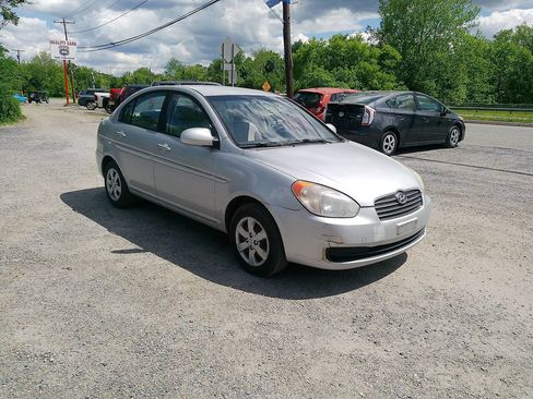 Used 2009 Hyundai Accent GLS w/ Popular Equipment Pkg 5 FWD image 5