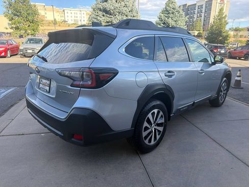 Used 2023 Subaru Outback Premium AWD/4WD image 6