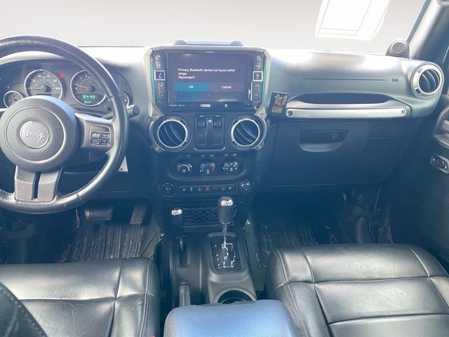 Used 2012 Jeep Wrangler Rubicon w/ Dual Top Group AWD/4WD image 10