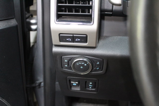 Used 2020 Ford F150 Lariat w/ Equipment Group 502A Luxury AWD/4WD image 13