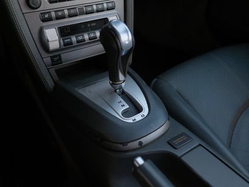 Used 2006 Porsche 911 Carrera RWD image 19