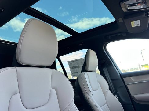 New 2026 Volvo XC90 B6 Plus w/ Protection Package Premier AWD/4WD image 16