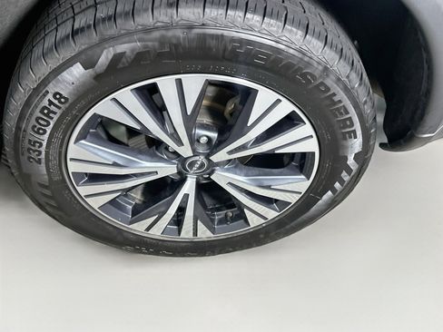 Used 2023 Nissan Rogue SV FWD image 11