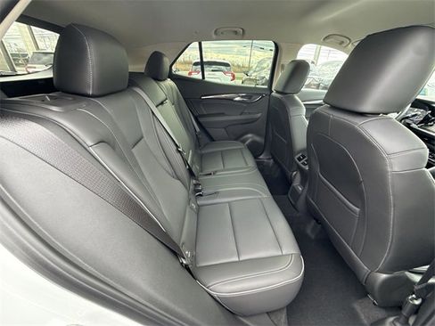 Used 2023 Buick Envision Essence image 25