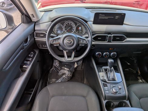 Used 2017 Hyundai Santa Fe SE FWD image 12