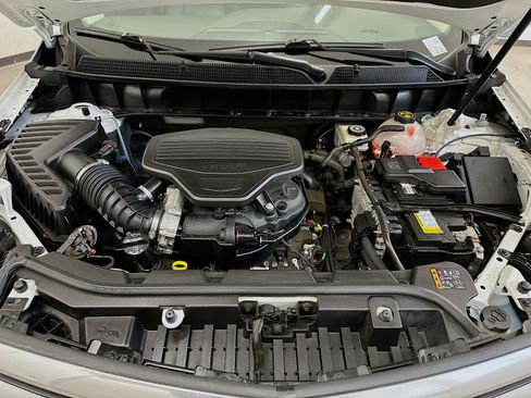 Used 2017 Cadillac XT5 Luxury w/ Driver Awareness Package image 36