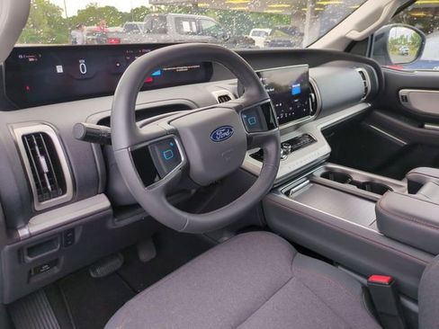 Used 2025 Ford Expedition Max Active RWD image 15