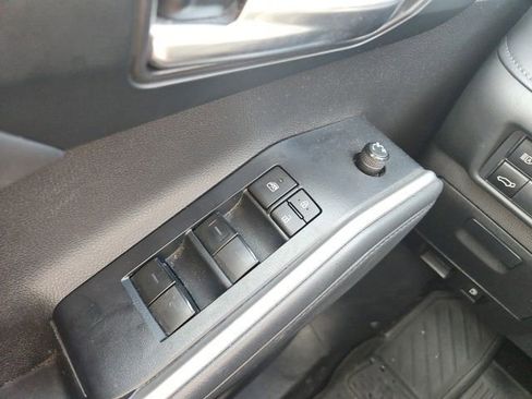Used 2022 Toyota Highlander XLE FWD image 45