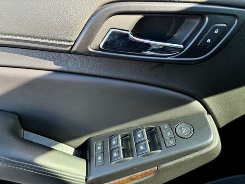 Used 2020 Chevrolet Tahoe LT image 15