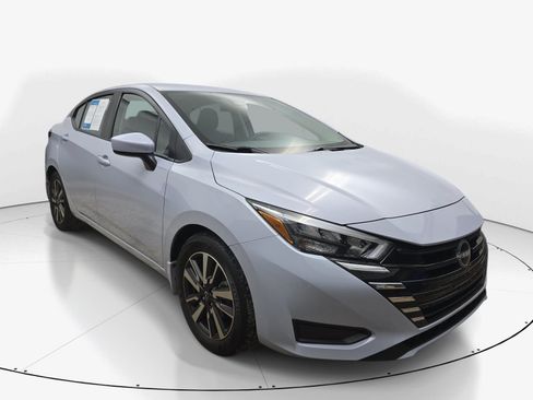 Used 2025 Nissan Versa SV w/ Trunk Package FWD image 2