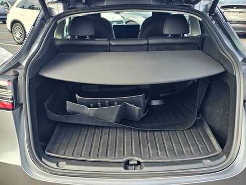 Used 2024 Tesla Model Y Long Range image 10