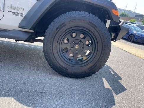 Used 2018 Jeep Wrangler Unlimited Sport S AWD/4WD image 11
