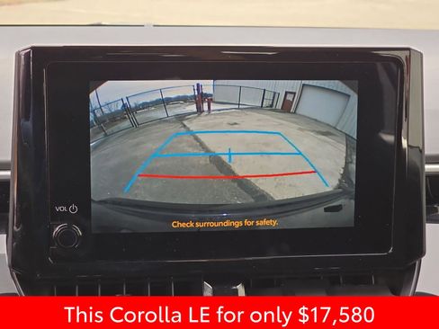 Used 2023 Toyota Corolla LE image 29