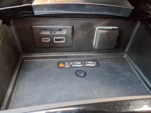 Used 2023 Buick Envision Avenir image 11