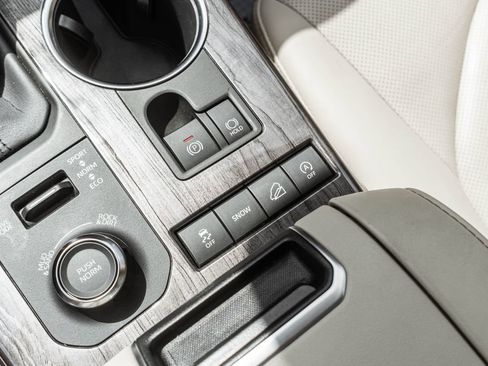 Used 2020 Toyota Highlander Platinum AWD/4WD image 8