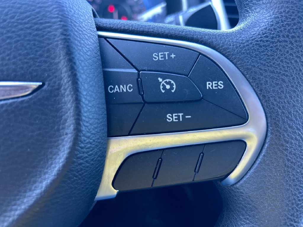 Used 2016 Chrysler 200 Limited FWD image 15