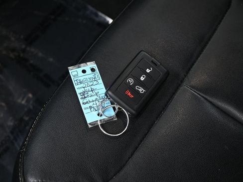 Used 2023 Jeep Grand Cherokee Limited w/ Black Appearance Package image 18