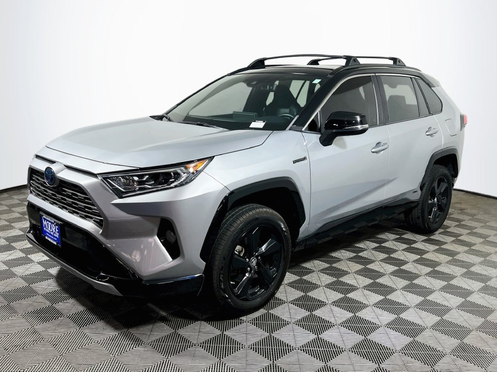 Used 2019 Toyota RAV4 XSE w/ XSE Weather Package AWD/4WD image 3
