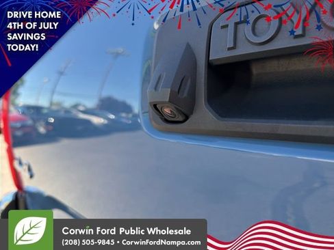 Used 2019 Toyota Tacoma SR5 AWD/4WD image 11