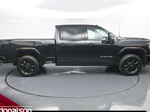 New 2026 GMC Sierra 2500 AT4 image 2