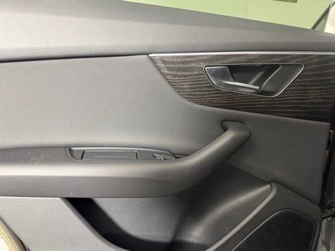 Used 2022 Audi Q8 Premium Plus image 21