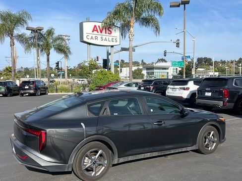 Used 2025 Kia K4 LXS image 3