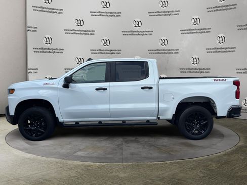 Used 2021 Chevrolet Silverado 1500 Custom Trail Boss w/ LPO, Dark Essentials Package AWD/4WD image 2