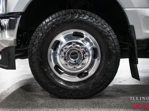 Used 2022 Ford F350 Lariat w/ Lariat Ultimate Package AWD/4WD image 9
