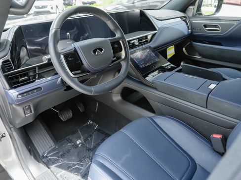 Certified 2026 INFINITI QX80 4WD w/ Sport Exterior Package image 7