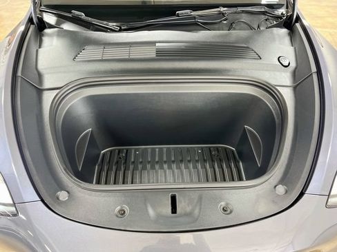 Used 2021 Tesla Model Y Long Range AWD/4WD image 31