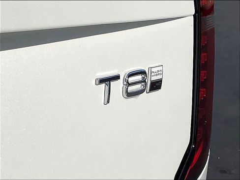 New 2026 Volvo XC90 T8 Plus w/ Protection Package Premier image 26