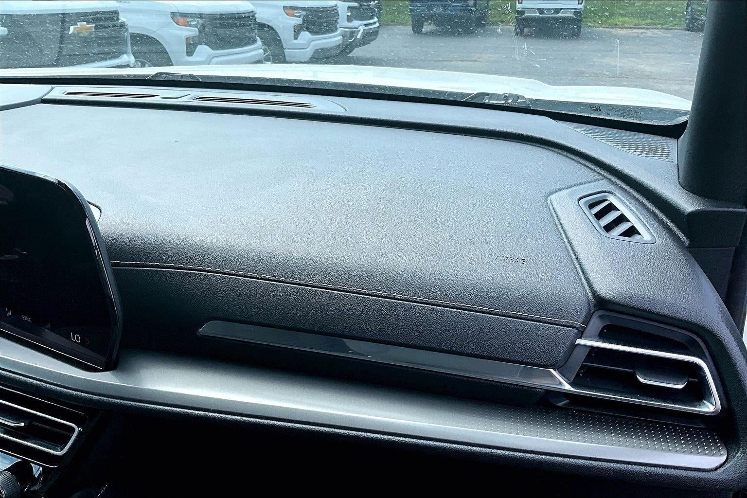Used 2026 Chevrolet Traverse LT w/ Driver Confidence Package FWD image 17