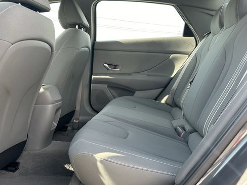 Used 2024 Hyundai Elantra SEL image 21